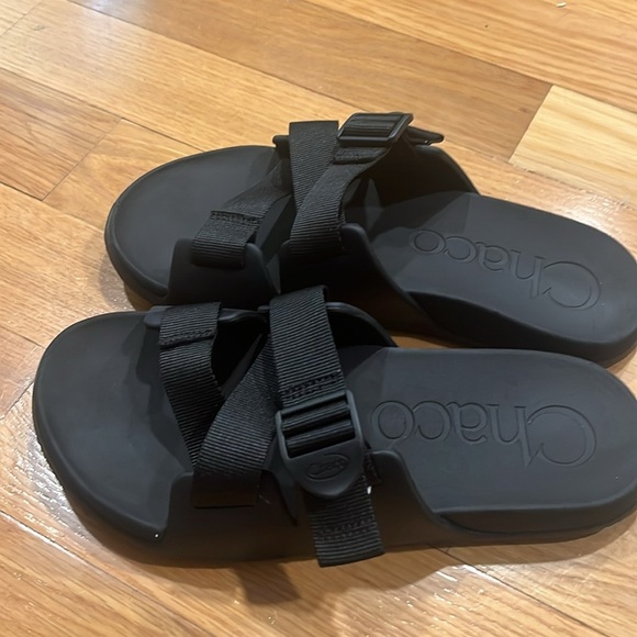 Chaco men’s black chillos slides size 9 . main image 4